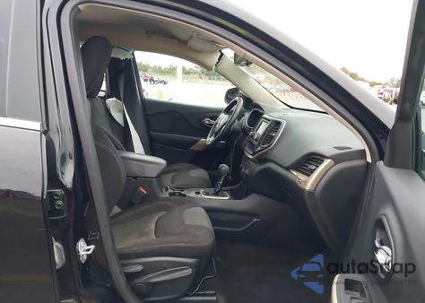 2018 Jeep Cherokee Latitude Fwd z USA, uszkodzony, nr VIN 1C4PJLCB5JD531618